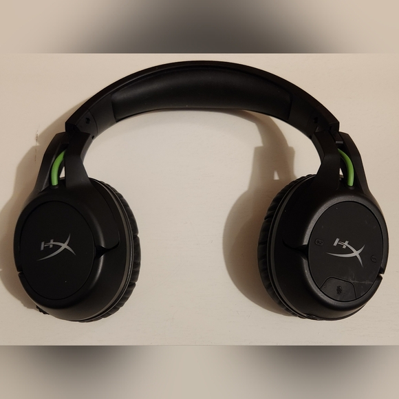 HyperX CloudX Flight Wireless Gaming Headset for Xbox, Adjustable - Picture 3 of 15